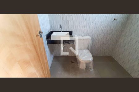 Casa à venda com 155m², 4 quartos e 2 vagas Casa à venda com 155m², 4 quartos e 2 vagasBanheiro da Suíte