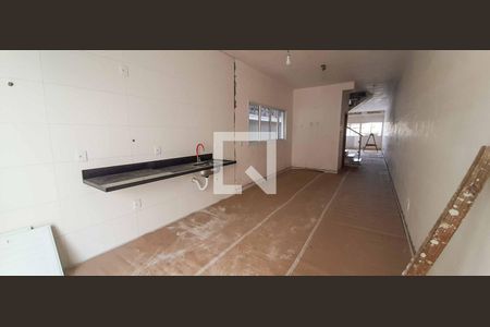 Casa à venda com 155m², 4 quartos e 2 vagas Casa à venda com 155m², 4 quartos e 2 vagasCozinha