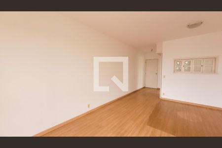 SALA de apartamento para alugar com 3 quartos, 75m² em Jardim das Paineiras, Campinas