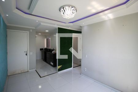 Sala de apartamento para alugar com 2 quartos, 45m² em Jardim das Oliveiras, Itaquaquecetuba