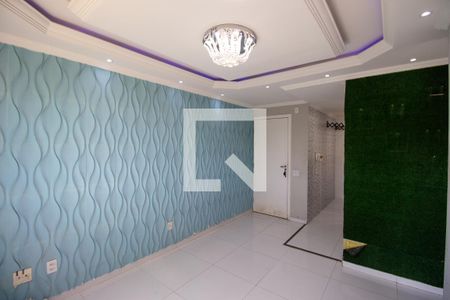 Sala de apartamento para alugar com 2 quartos, 45m² em Jardim das Oliveiras, Itaquaquecetuba