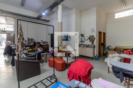 Casa à venda com 519m², 3 quartos e 5 vagas Casa à venda com 519m², 3 quartos e 5 vagasSalão 3