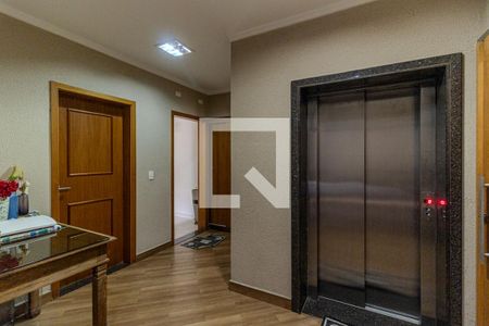 Casa à venda com 519m², 3 quartos e 5 vagas Casa à venda com 519m², 3 quartos e 5 vagasElevador