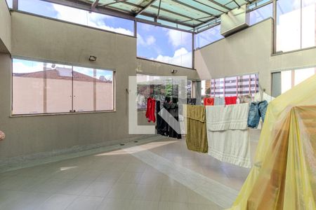 Casa à venda com 519m², 3 quartos e 5 vagas Casa à venda com 519m², 3 quartos e 5 vagasSalão 1