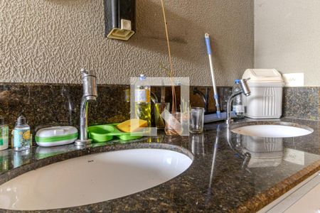 Casa à venda com 519m², 3 quartos e 5 vagas Casa à venda com 519m², 3 quartos e 5 vagasLavabo 1