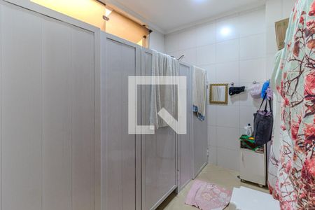 Casa à venda com 519m², 3 quartos e 5 vagas Casa à venda com 519m², 3 quartos e 5 vagasBanheiro 2