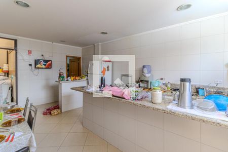 Casa à venda com 519m², 3 quartos e 5 vagas Casa à venda com 519m², 3 quartos e 5 vagasCozinha 3