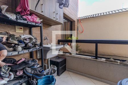 Casa à venda com 519m², 3 quartos e 5 vagas Casa à venda com 519m², 3 quartos e 5 vagasÁrea de Serviço 1