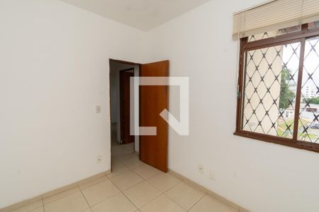 Quarto 2 de apartamento para alugar com 2 quartos, 48m² em Centro, Contagem