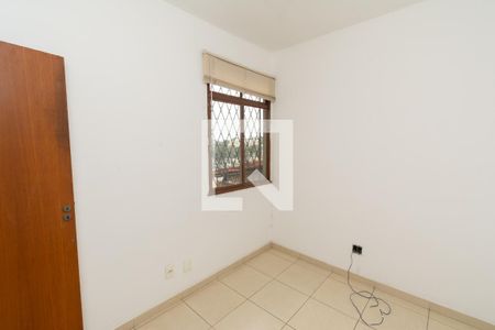 Quarto 2 de apartamento para alugar com 2 quartos, 48m² em Centro, Contagem