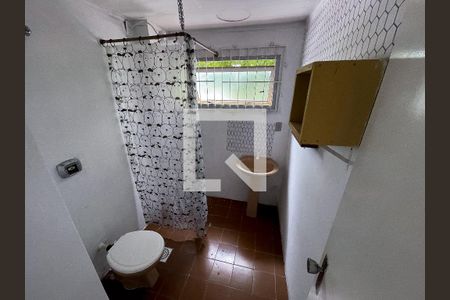 Banheiro de kitnet/studio para alugar com 1 quarto, 36m² em Cristo Rei, São Leopoldo