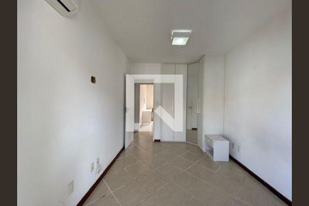 Casa à venda com 2 quartos, 108m² em Matapaca, Niterói