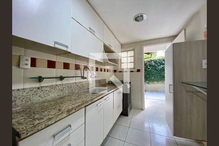 Casa à venda com 2 quartos, 108m² em Matapaca, Niterói