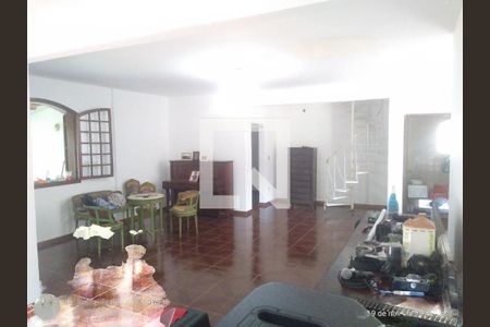 Casa à venda com 4 quartos, 189m² em Matapaca, Niterói