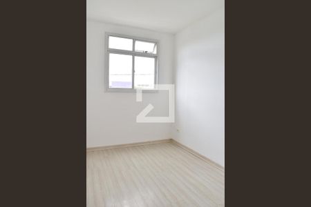 Quarto 2 de apartamento para alugar com 2 quartos, 51m² em Sítio Cercado, Curitiba