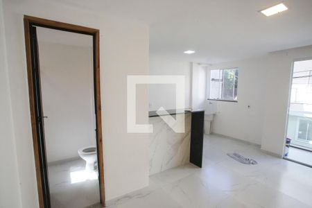 Sala de apartamento para alugar com 1 quarto, 38m² em Tanque, Rio de Janeiro