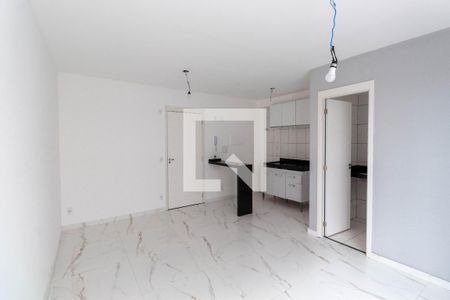 Sala/Cozinha de apartamento para alugar com 1 quarto, 27m² em Vila Ré, São Paulo