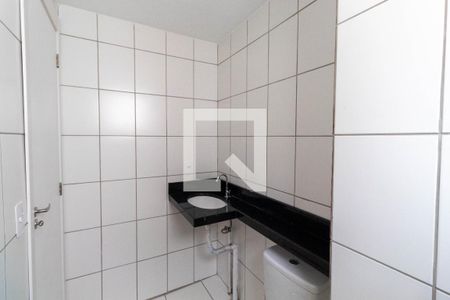 Banheiro de apartamento para alugar com 1 quarto, 27m² em Vila Ré, São Paulo