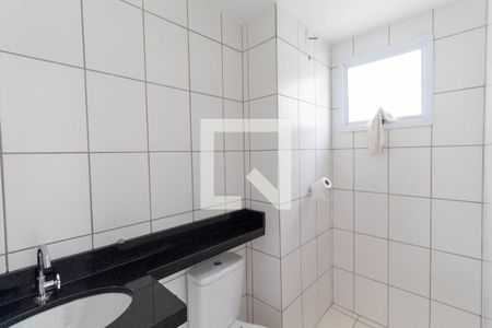 Banheiro de apartamento para alugar com 1 quarto, 27m² em Vila Ré, São Paulo