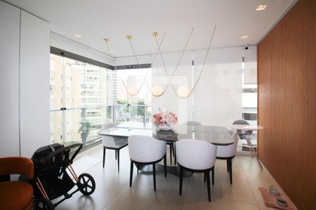 Sala de apartamento à venda com 2 quartos, 80m² em Itaim Bibi, São Paulo