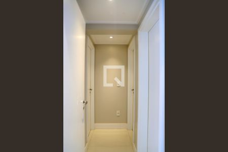 Corredor de apartamento à venda com 3 quartos, 200m² em Vila Clementino, São Paulo