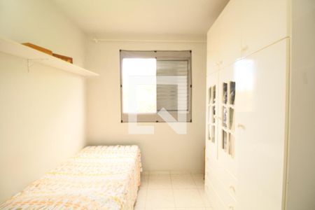 Quarto 2 de apartamento para alugar com 3 quartos, 65m² em Parque Pinheiros, Taboão da Serra