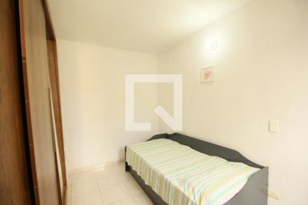 Quarto 1 de apartamento para alugar com 3 quartos, 65m² em Parque Pinheiros, Taboão da Serra