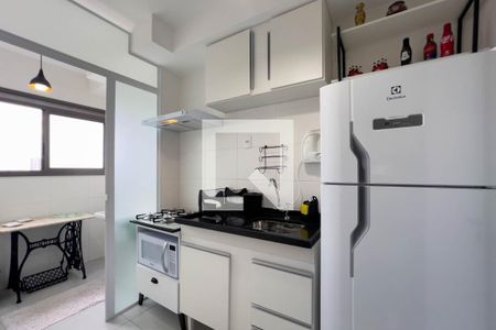 Cozinha e área de serviço de kitnet/studio para alugar com 1 quarto, 27m² em Vila Dom Pedro I, São Paulo