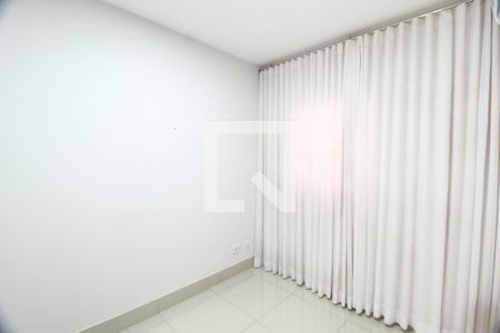 Quarto 1 - Suíte de casa de condomínio para alugar com 3 quartos, 150m² em Granja Marileusa, Uberlândia