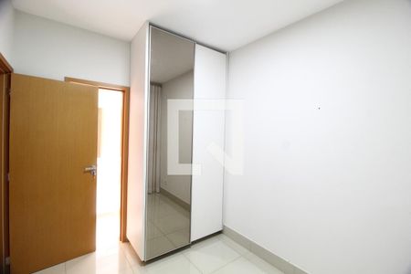 Quarto 1 - Suíte de casa de condomínio para alugar com 3 quartos, 150m² em Granja Marileusa, Uberlândia