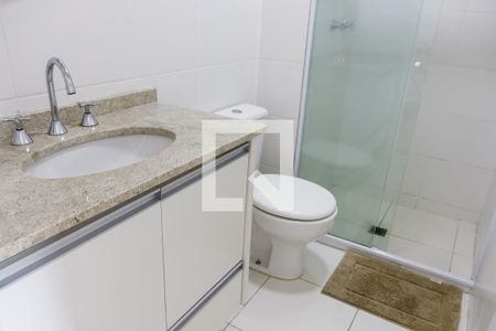 Banheiro de apartamento para alugar com 1 quarto, 48m² em Umuarama, Osasco