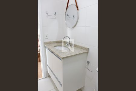 Banheiro de apartamento para alugar com 1 quarto, 48m² em Umuarama, Osasco