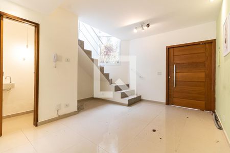 Sala de casa de condomínio para alugar com 2 quartos, 81m² em Vila Brasilio Machado, São Paulo