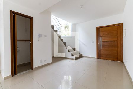 Sala de casa de condomínio para alugar com 2 quartos, 83m² em Vila Brasilio Machado, São Paulo