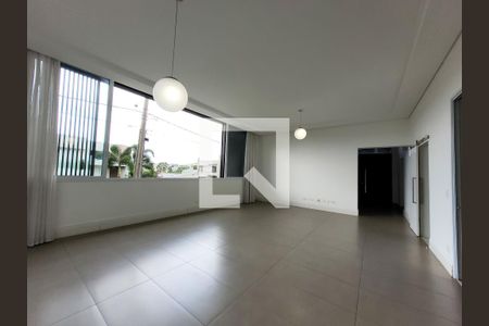 Sala de casa de condomínio à venda com 3 quartos, 350m² em Residencial Parque dos Alecrins, Campinas