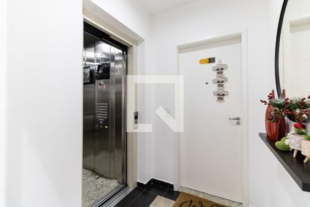 Entrada  de apartamento à venda com 3 quartos, 84m² em Vila Santo Estefano, São Paulo