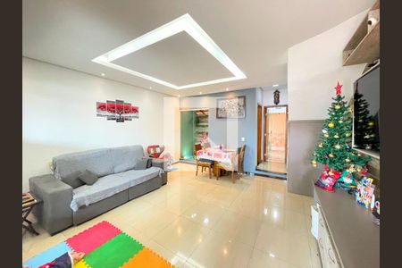 Sala de casa à venda com 3 quartos, 140m² em Cabral, Contagem