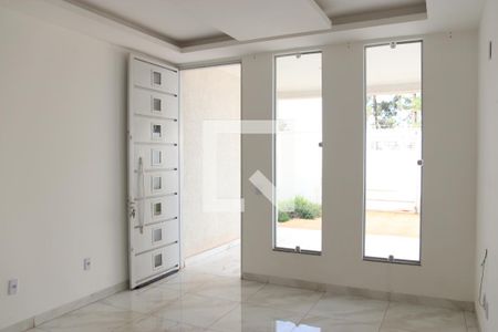 Sala de casa para alugar com 3 quartos, 120m² em Residencial Rio Verde, Goiânia