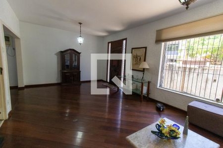 Sala de casa à venda com 5 quartos, 350m² em São Francisco, Niterói