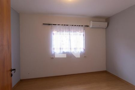 Quarto 1 de casa para alugar com 2 quartos, 92m² em Jardim Isis, Cotia