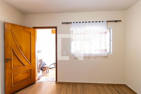 Sala de casa para alugar com 2 quartos, 92m² em Jardim Isis, Cotia