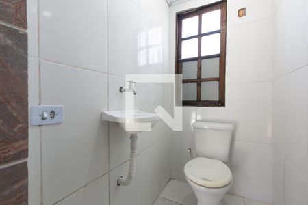 Banheiro de casa para alugar com 1 quarto, 25m² em Vila Chuca, São Paulo