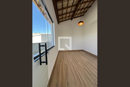 Sala de casa para alugar com 4 quartos, 150m² em Vila Universal, Betim