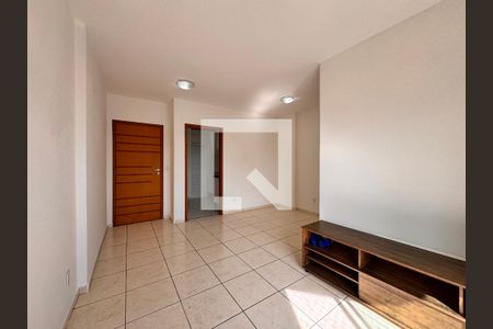 Sala de apartamento para alugar com 2 quartos, 65m² em Vila Pires, Santo André