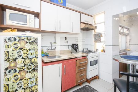 Cozinha de apartamento à venda com 2 quartos, 60m² em Passo D’areia, Porto Alegre