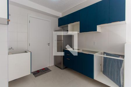 Cozinha de apartamento para alugar com 2 quartos, 32m² em Vila Ivone, São Paulo