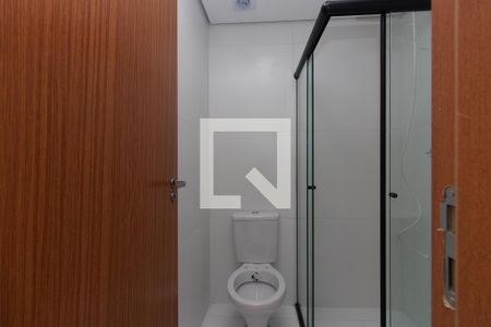 Banheiro de apartamento para alugar com 1 quarto, 24m² em Vila Mazzei, São Paulo