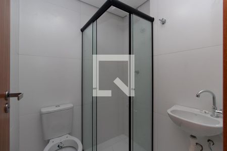 Banheiro de apartamento para alugar com 1 quarto, 24m² em Vila Mazzei, São Paulo