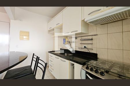 Cozinha de apartamento para alugar com 2 quartos, 63m² em Jardim Maraba, São Paulo