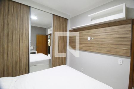 Quarto 1 de apartamento para alugar com 2 quartos, 57m² em Alto Umuarama, Uberlândia